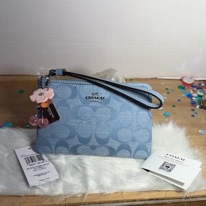 Coach Signature Blue Wristlet